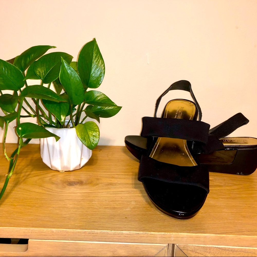 Womens Kenneth Cole Reaction Black Sandals